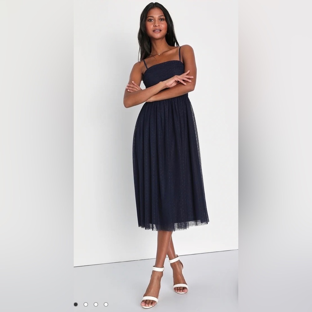Lulu’s dark blue dress XS but fits more like a M. Brand new, still has tags!